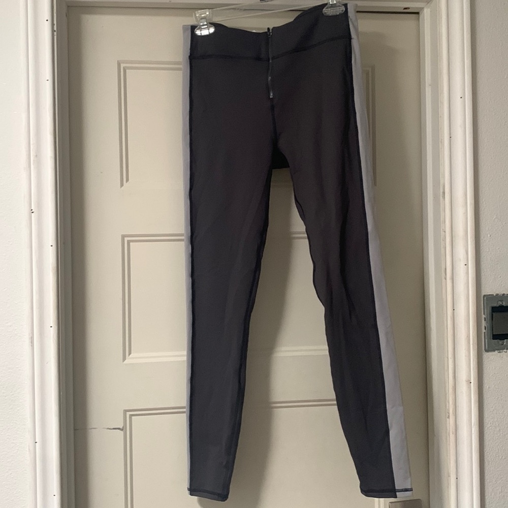 Fabletics high-waisted statement cold-weather legging Size Medium
